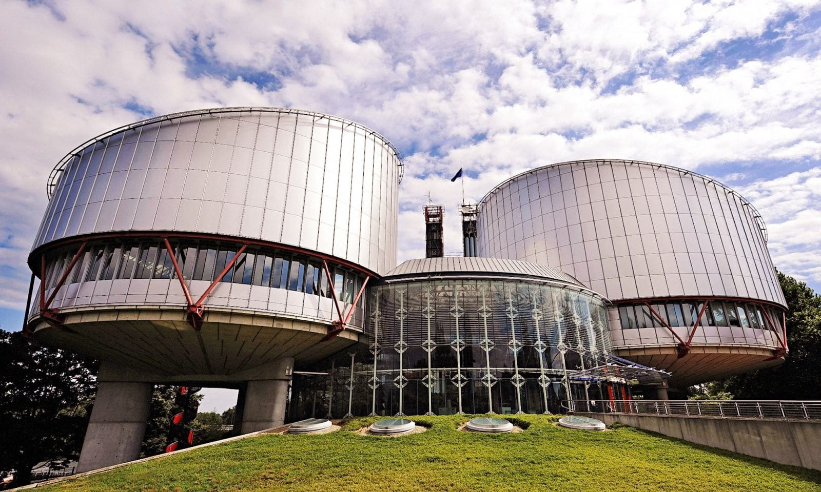 European Court finds that Turkish journalists’ detention amounted to unjustified interference with right to freedom of expression